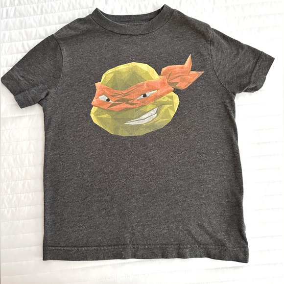 OLD NAVY| SIZE 5T | SET OF TWO GRAPHIC TEES| NINJA TURTLES| COORD SET - Picture 5 of 6